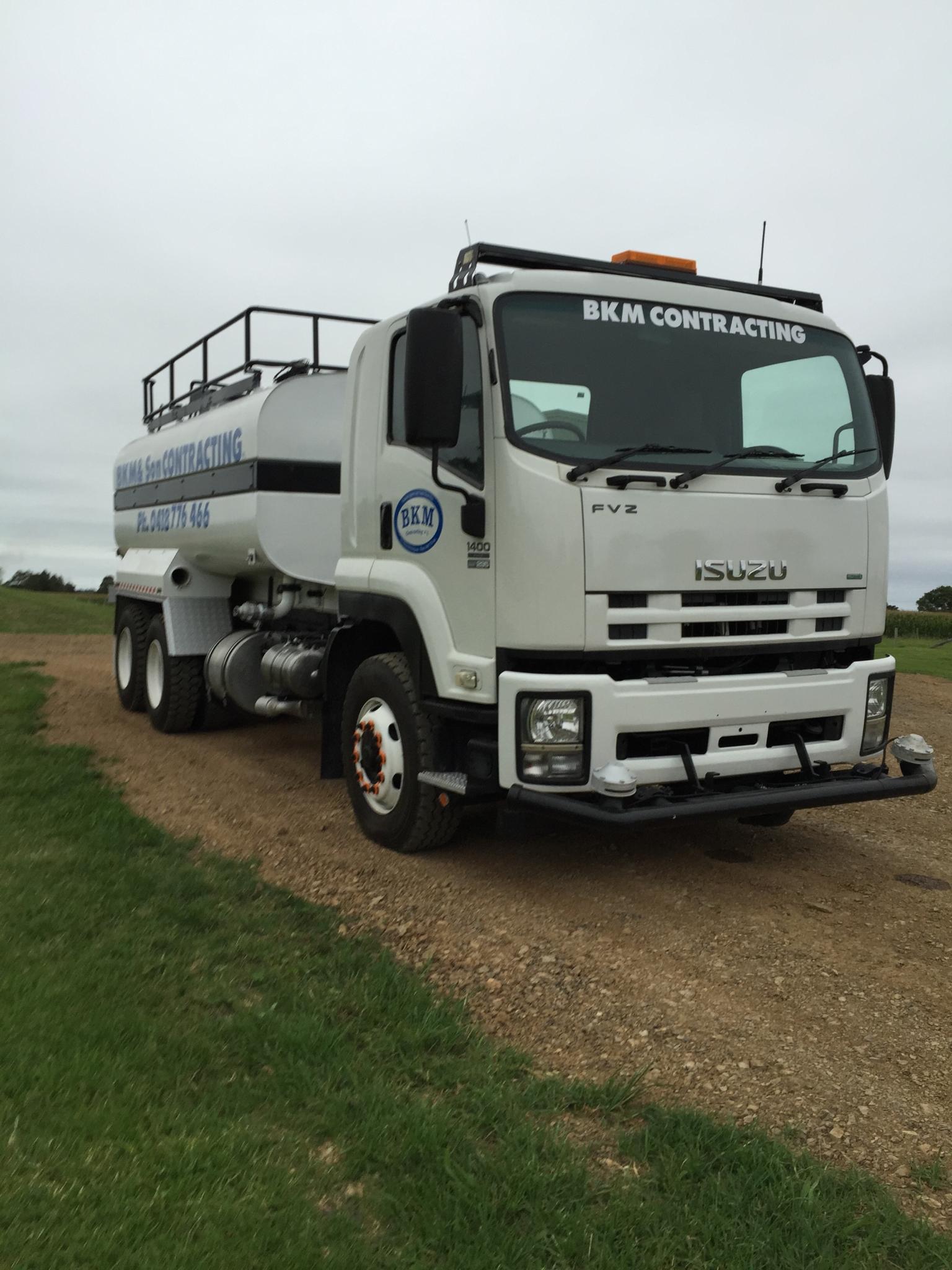 isuzu-water-truck