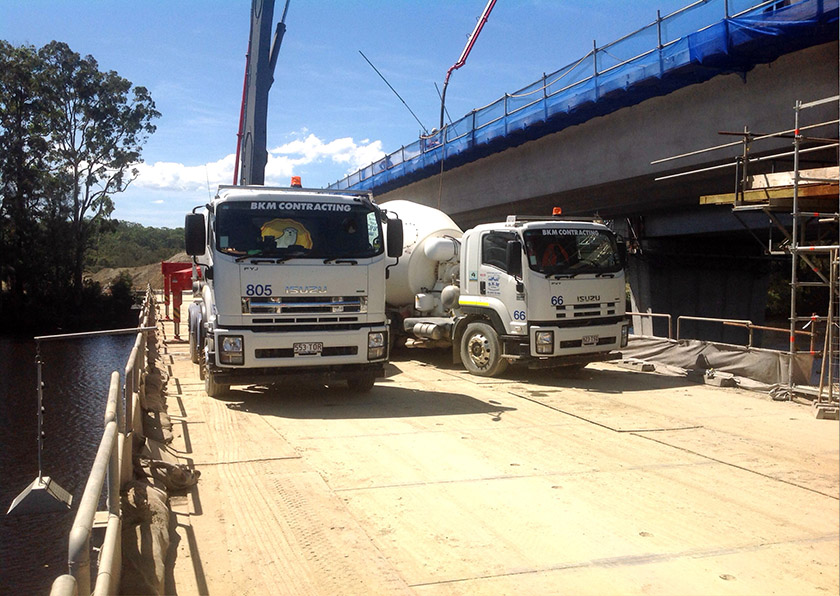 urunga-bridge-pour1