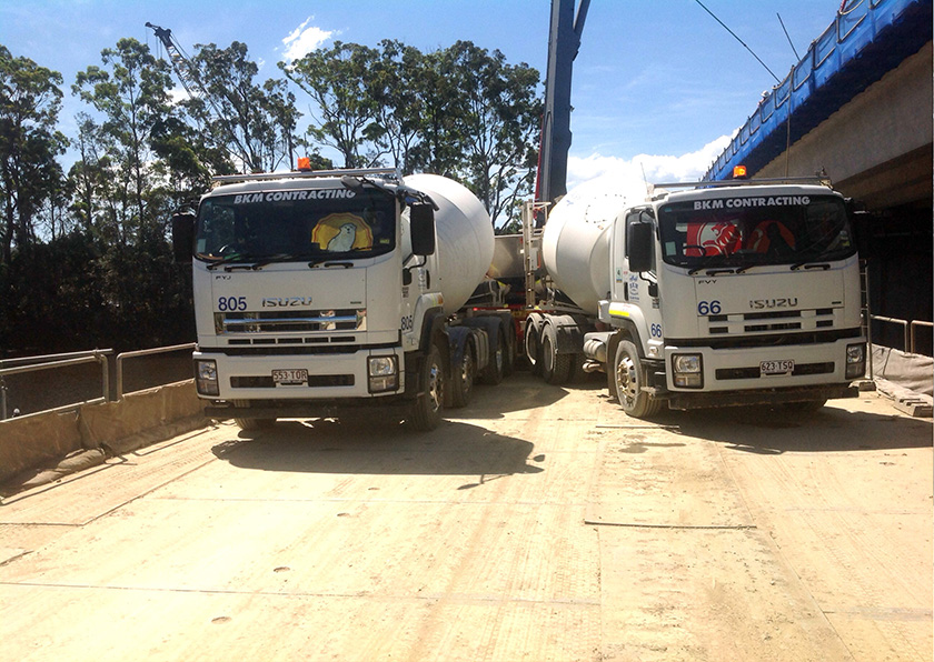urunga-bridge-pour3